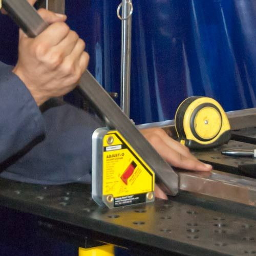 Kątownik magnetyczny StrongHand Adjust-O™ 75 kg z włącznikiem - MSA48-HD - Strong Hand Tools - 3